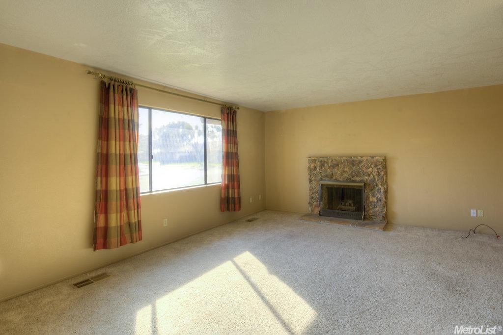 1281 Silverton Ave, Turlock, CA 95382 photo 3