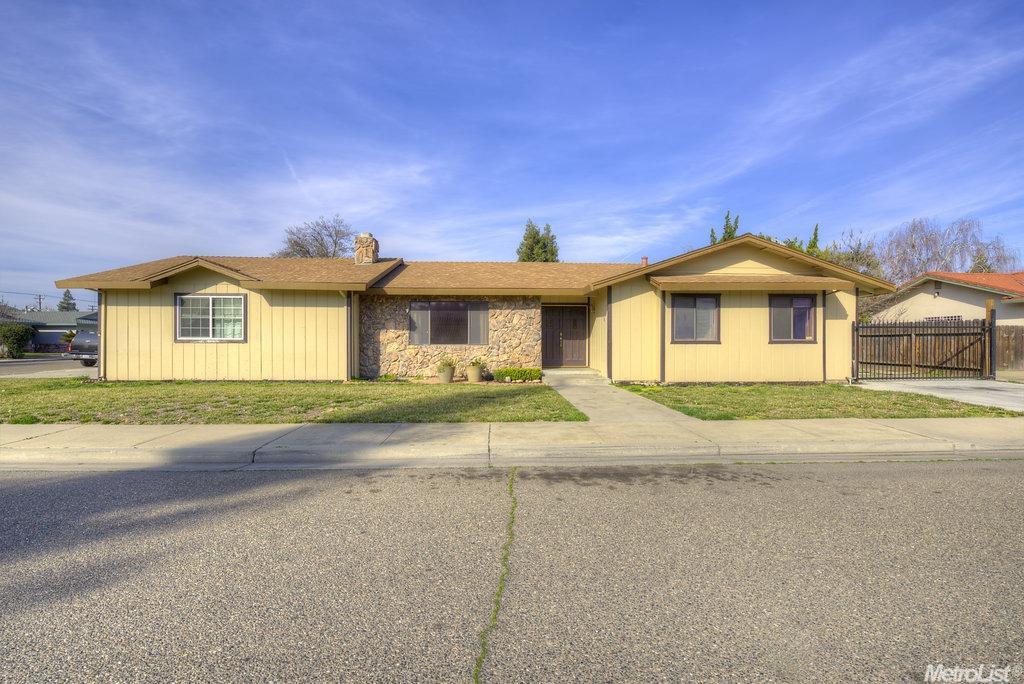 1281 Silverton Ave, Turlock, CA 95382 photo 1