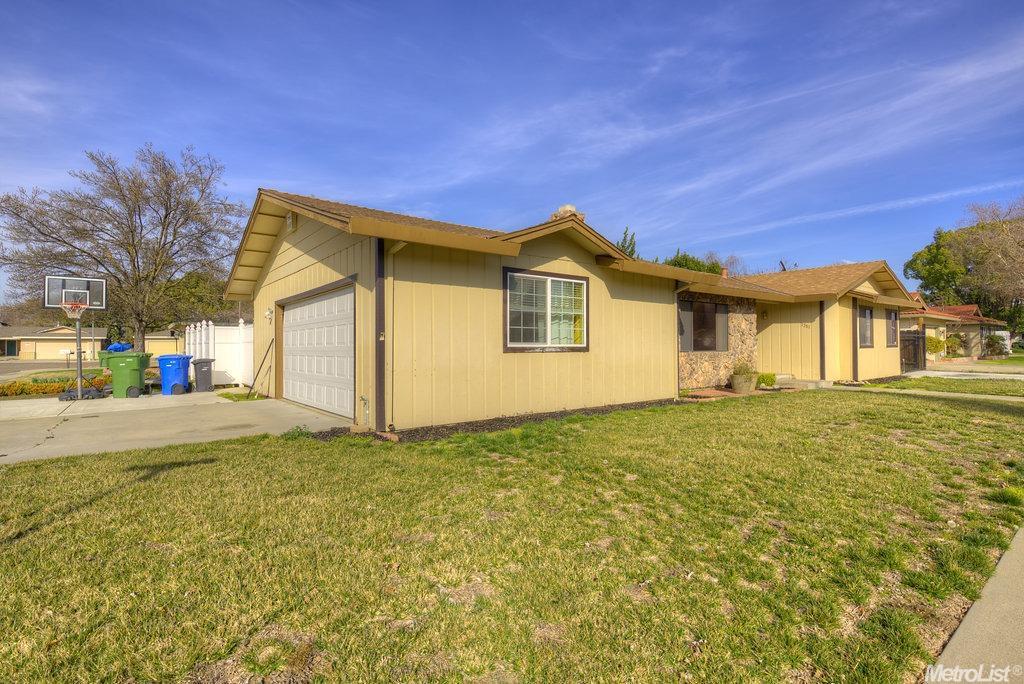 1281 Silverton Ave, Turlock, CA 95382 photo 2