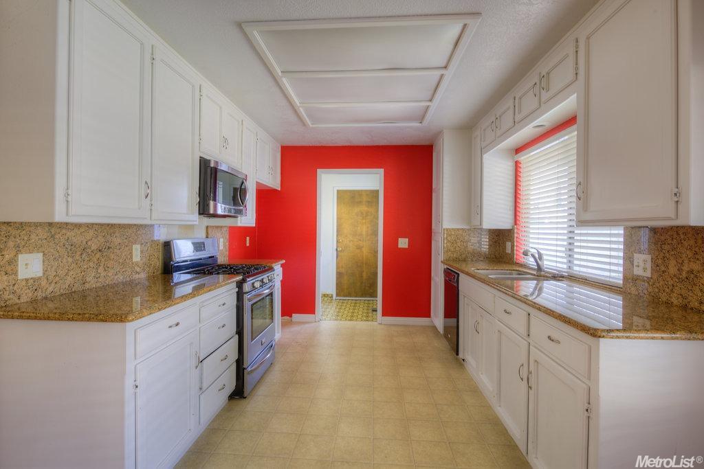 1281 Silverton Ave, Turlock, CA 95382 photo 5