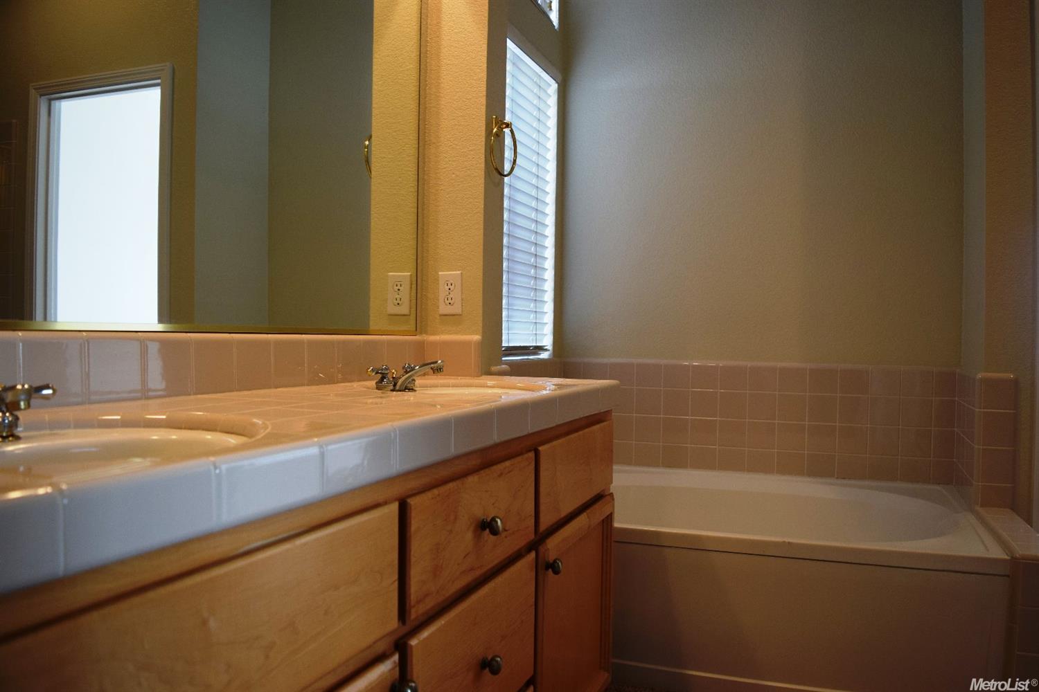 102 Singer Ln, Folsom, CA 95630 photo 20