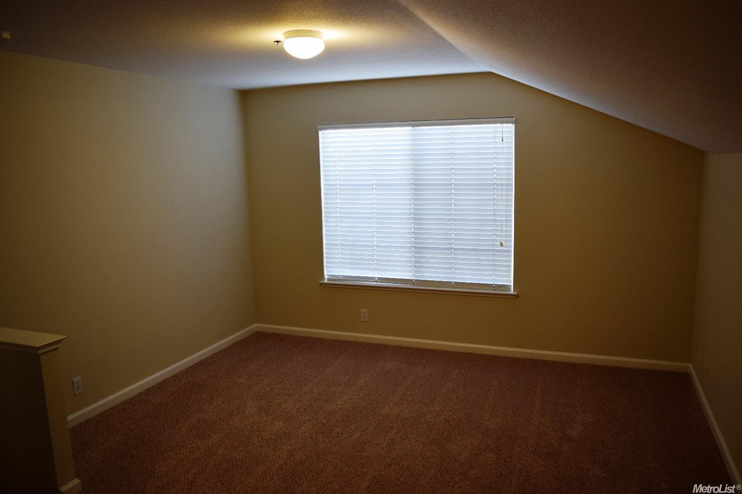 102 Singer Ln, Folsom, CA 95630 photo 24