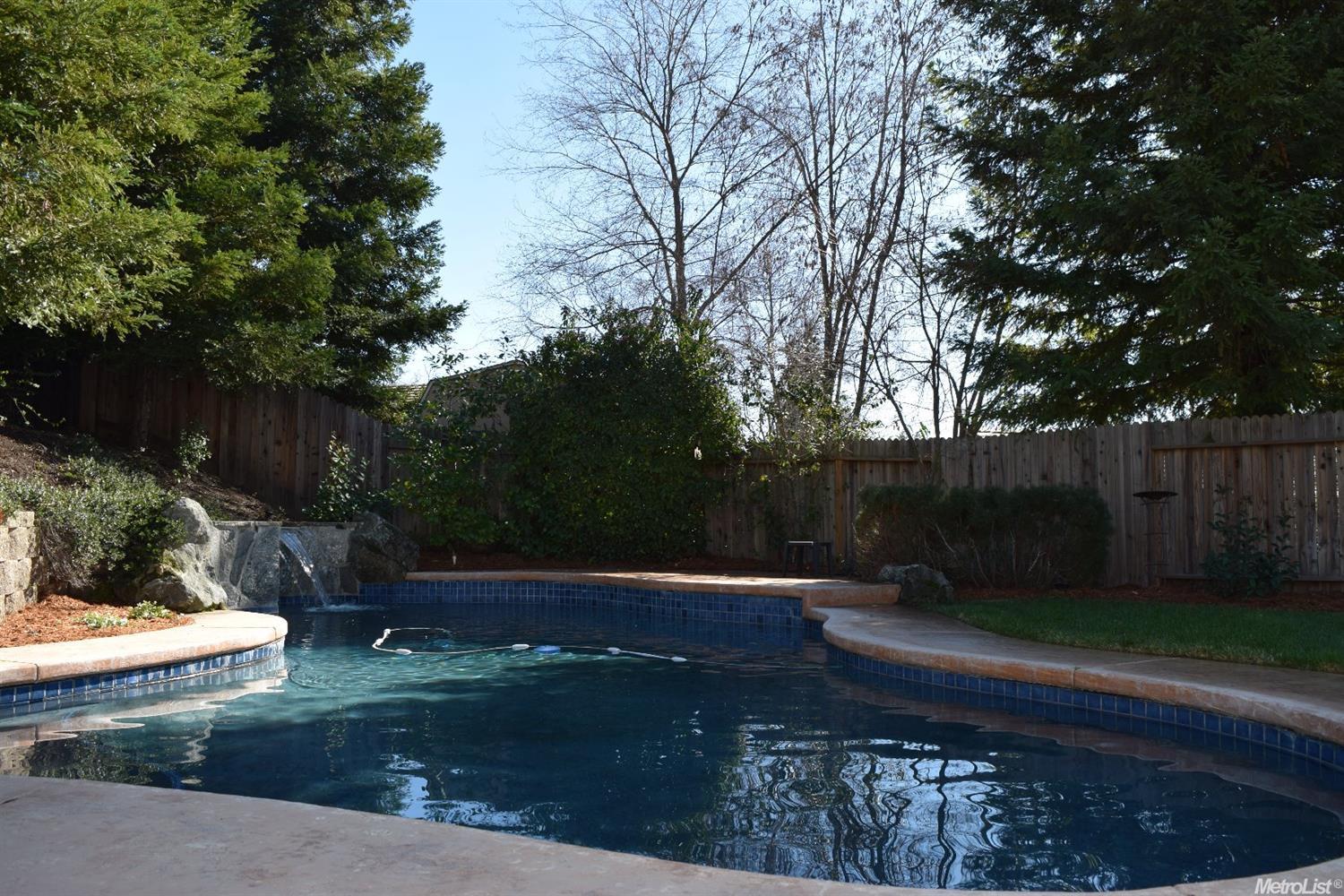 102 Singer Ln, Folsom, CA 95630 photo 4