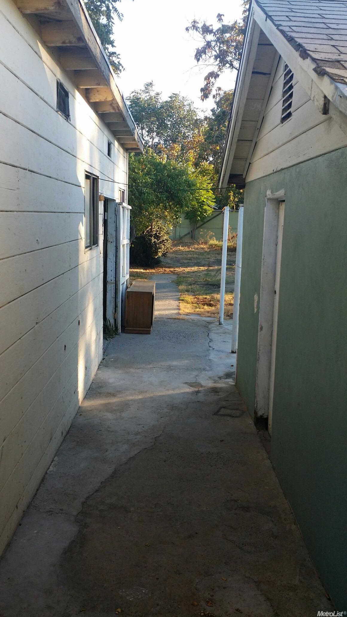 1232 Vito, Modesto, CA 95351 photo 3