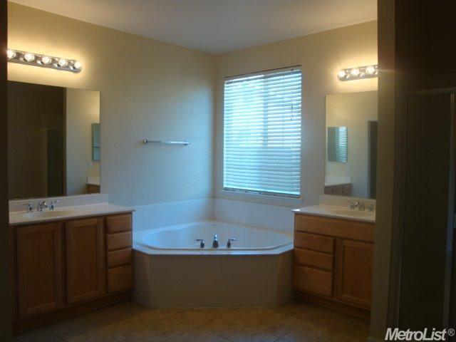 347 Noble Dr, Merced, CA 95348 photo 15