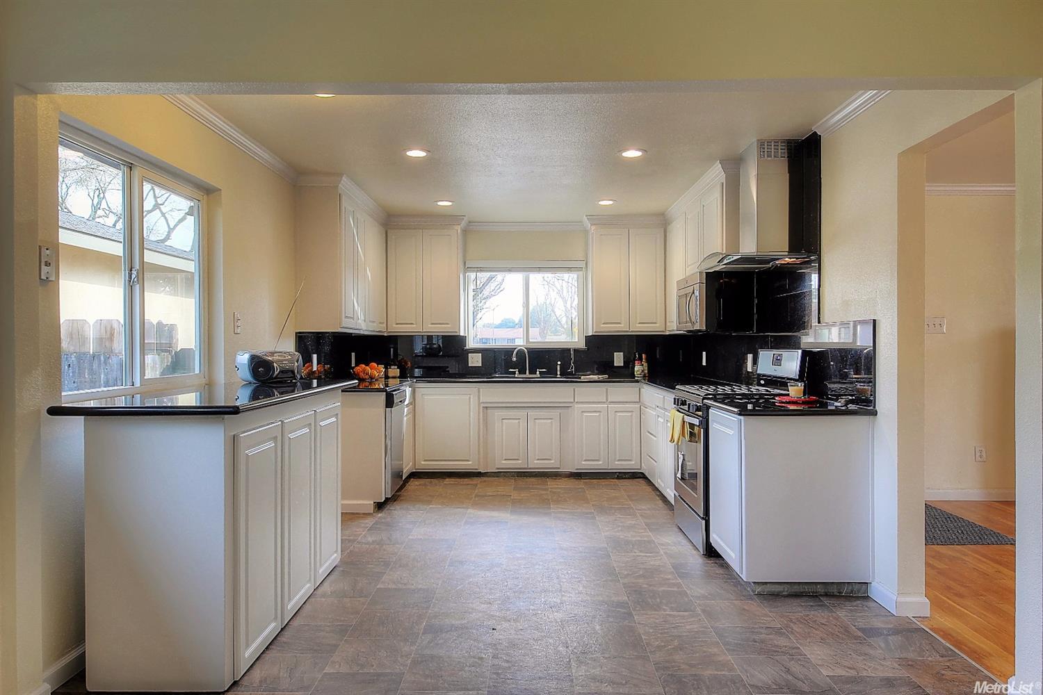 1213 E Morris Ave, Modesto, CA 95350 photo 8