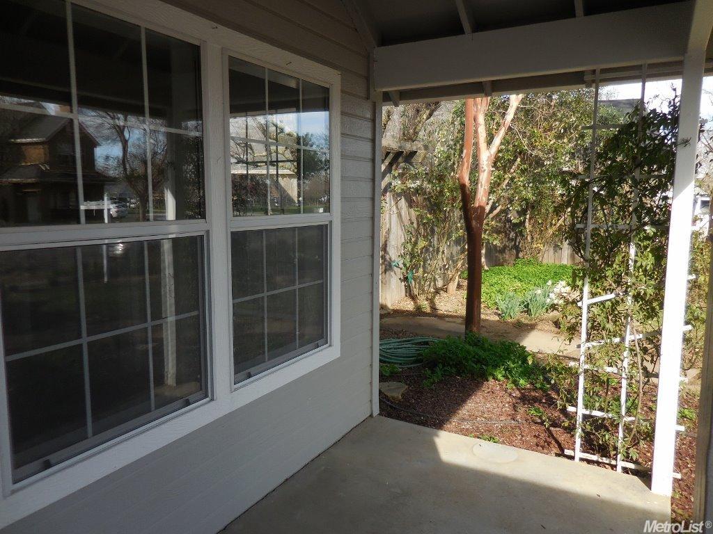 305 E Main St, Winters, CA 95694 photo 4