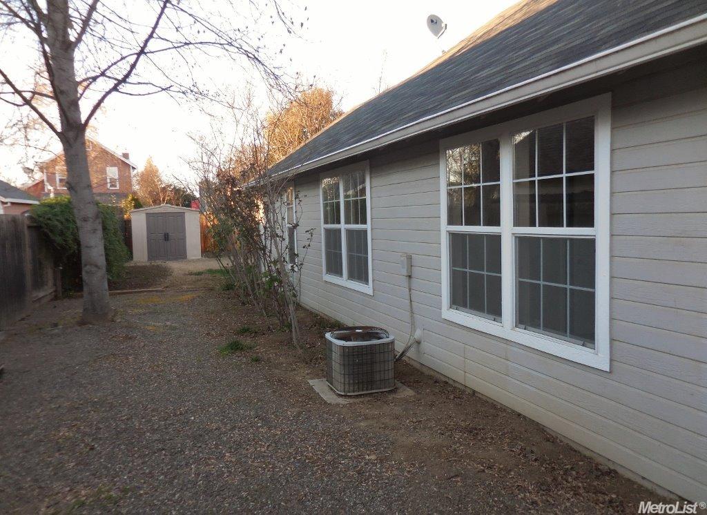 305 E Main St, Winters, CA 95694 photo 6