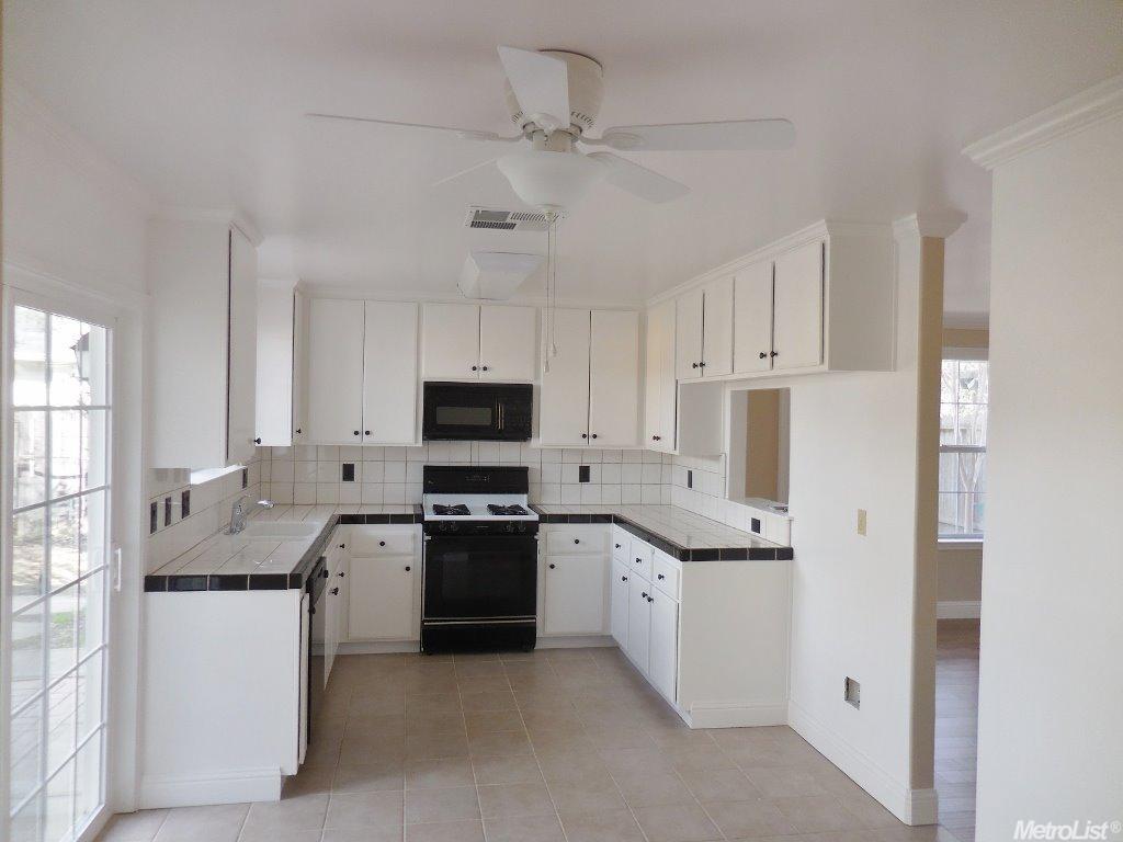 305 E Main St, Winters, CA 95694 photo 17