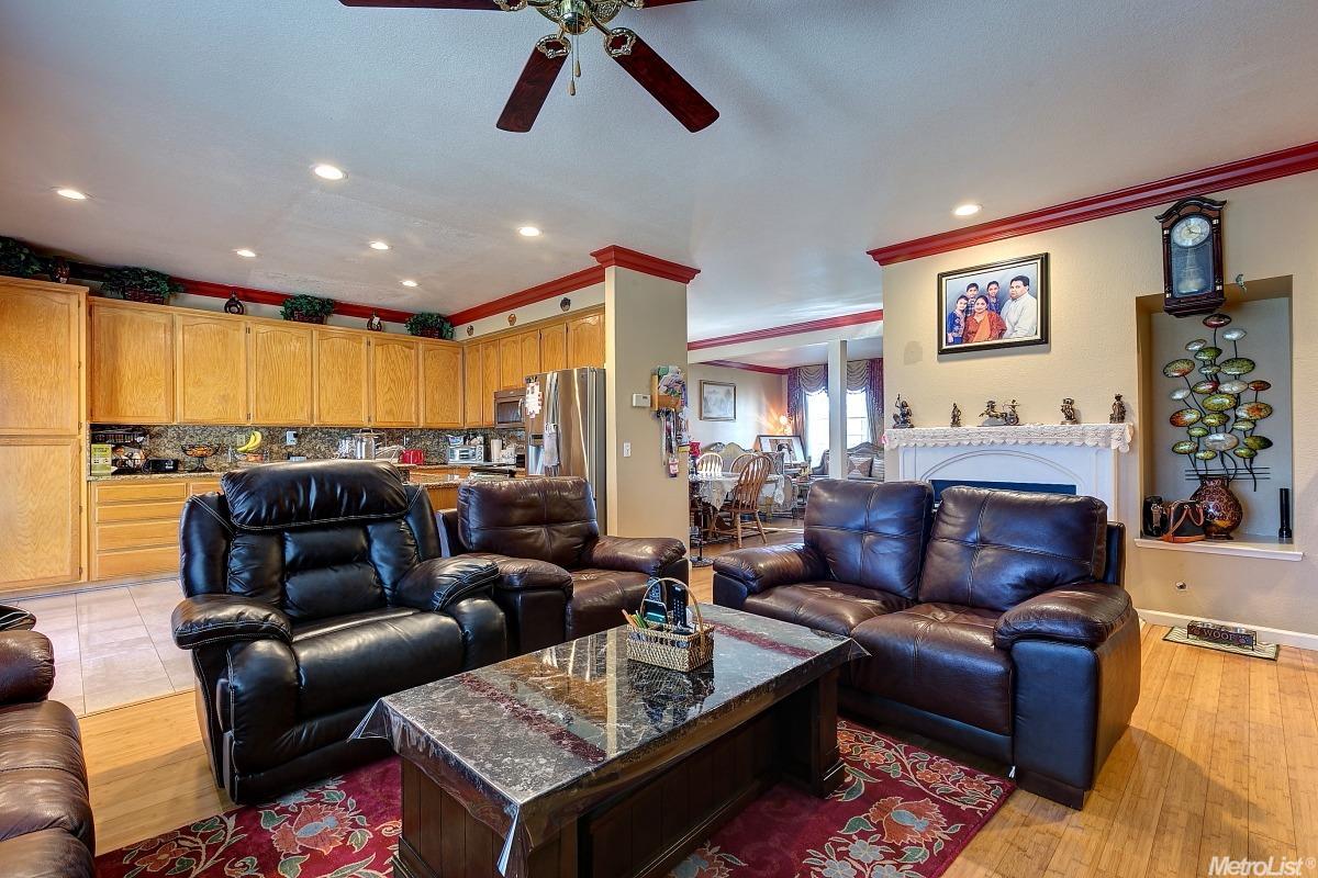 2150 Tahoe Cir, Tracy, CA 95376 photo 9