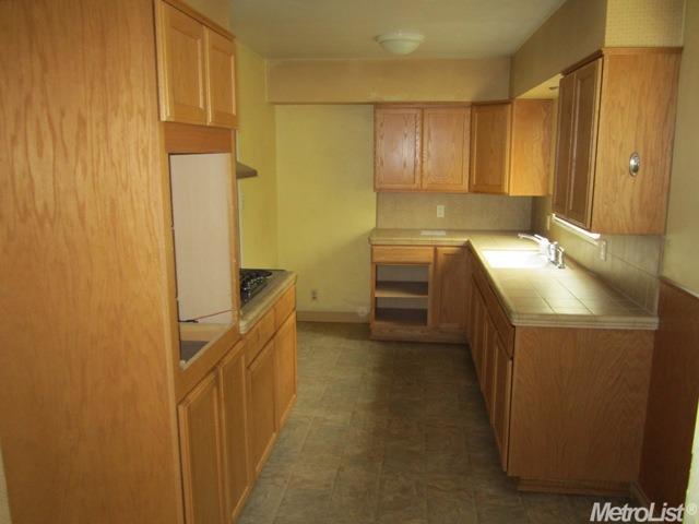 2242 E Flora St, Stockton, CA 95205 photo 4