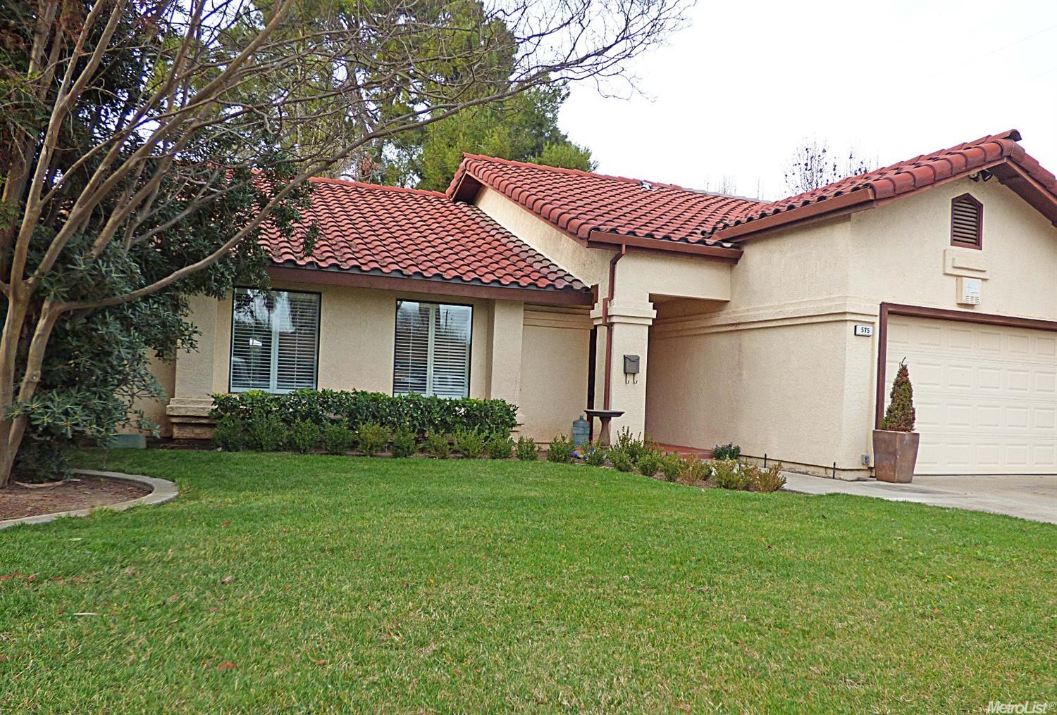 575 J St, Patterson, CA 95363 photo 1