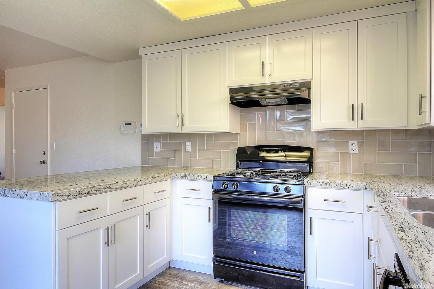 1012 Dezzani Ln, Modesto, CA 95358 photo 4