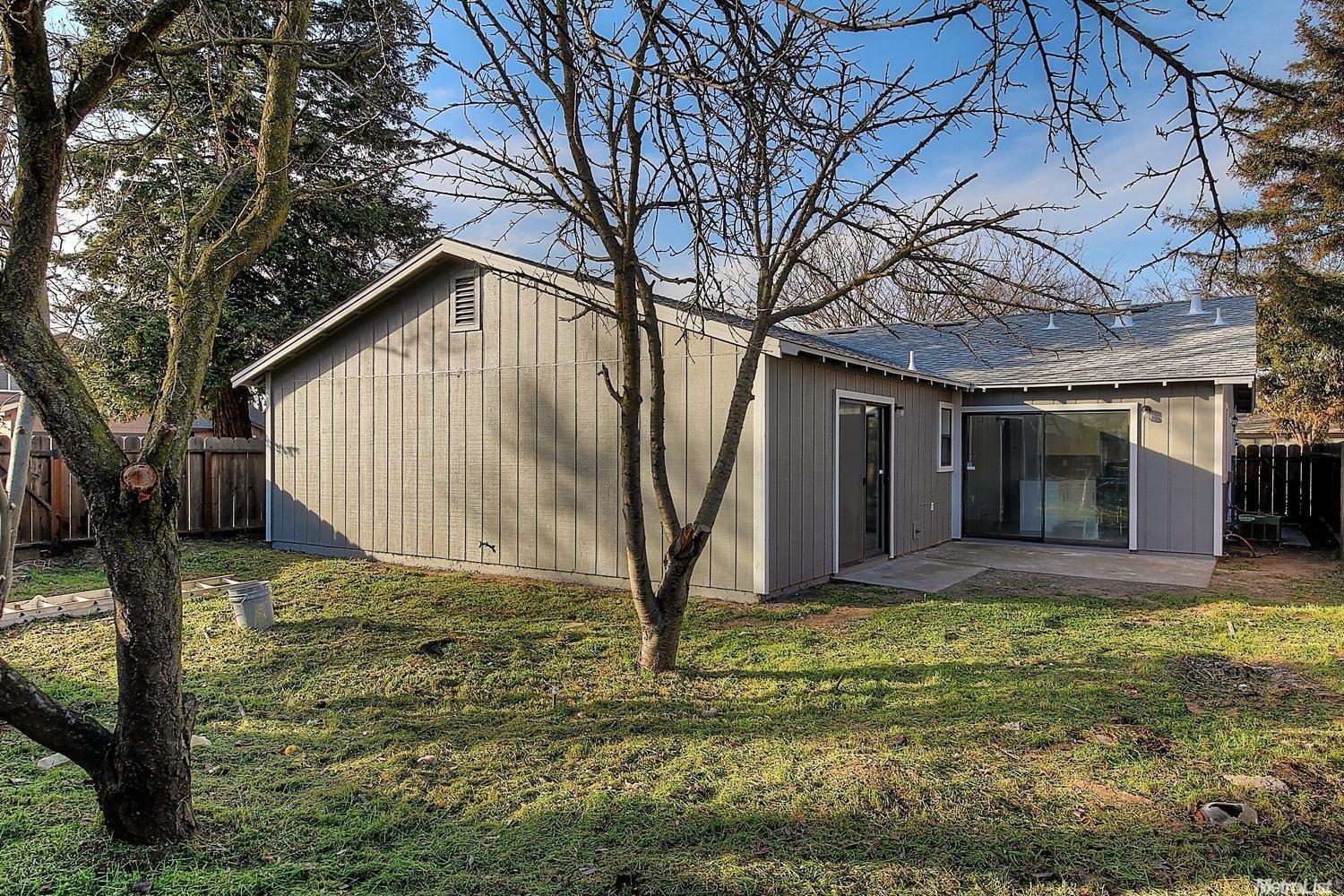 1012 Dezzani Ln, Modesto, CA 95358 photo 11