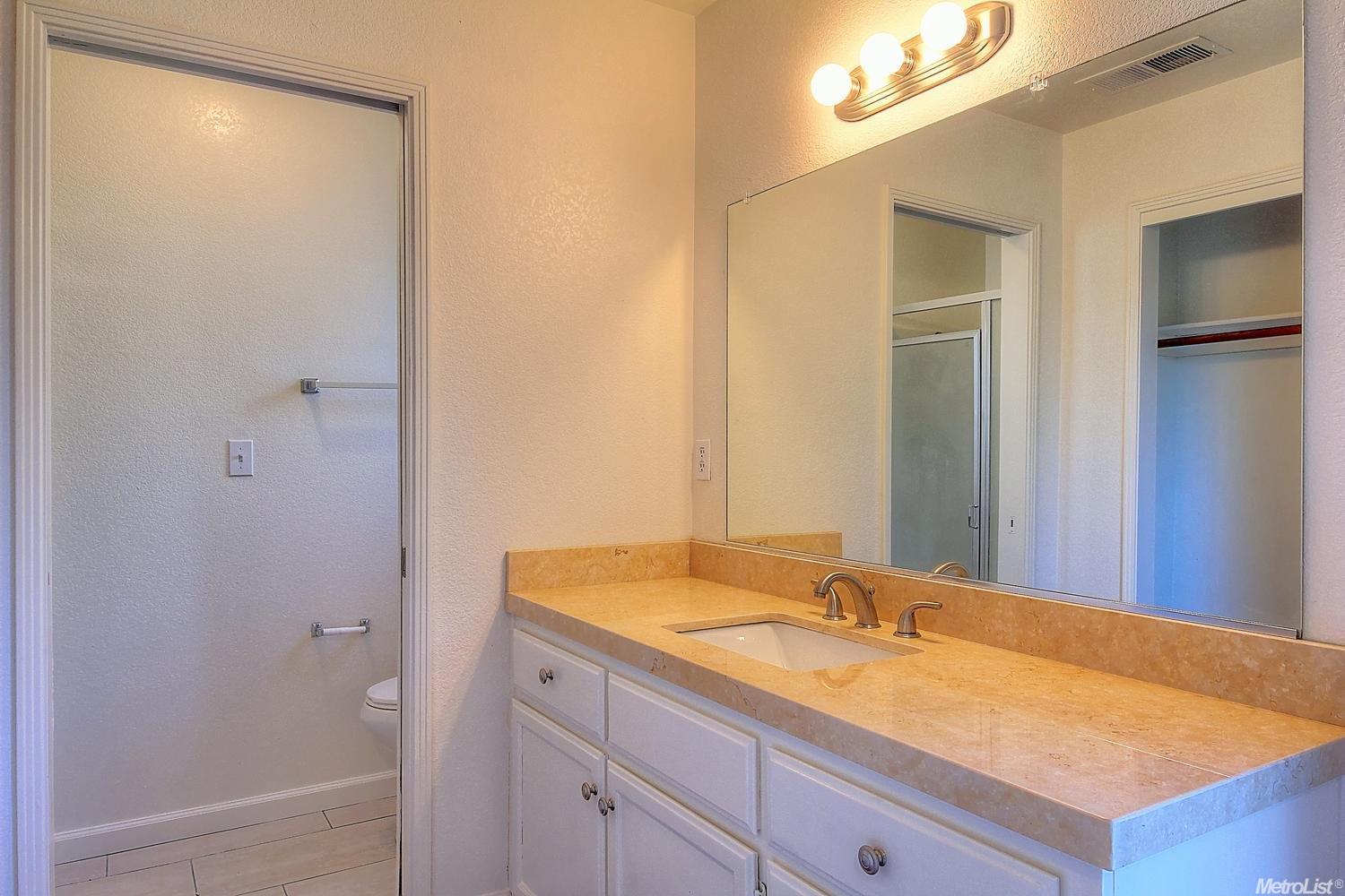 1012 Dezzani Ln, Modesto, CA 95358 photo 6