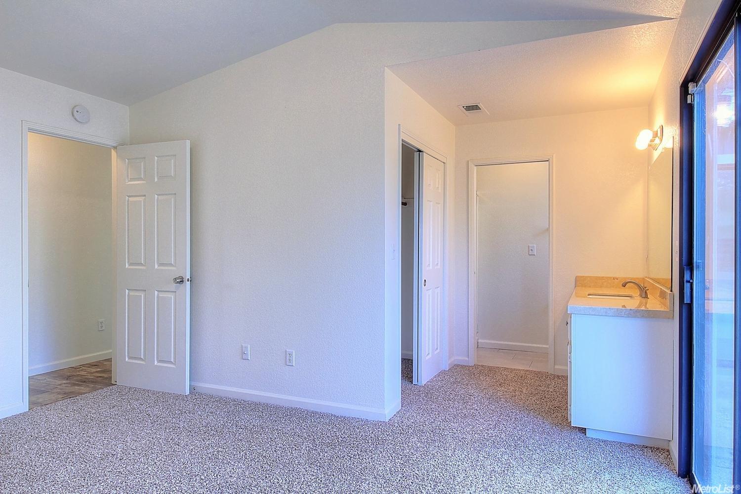 1012 Dezzani Ln, Modesto, CA 95358 photo 8