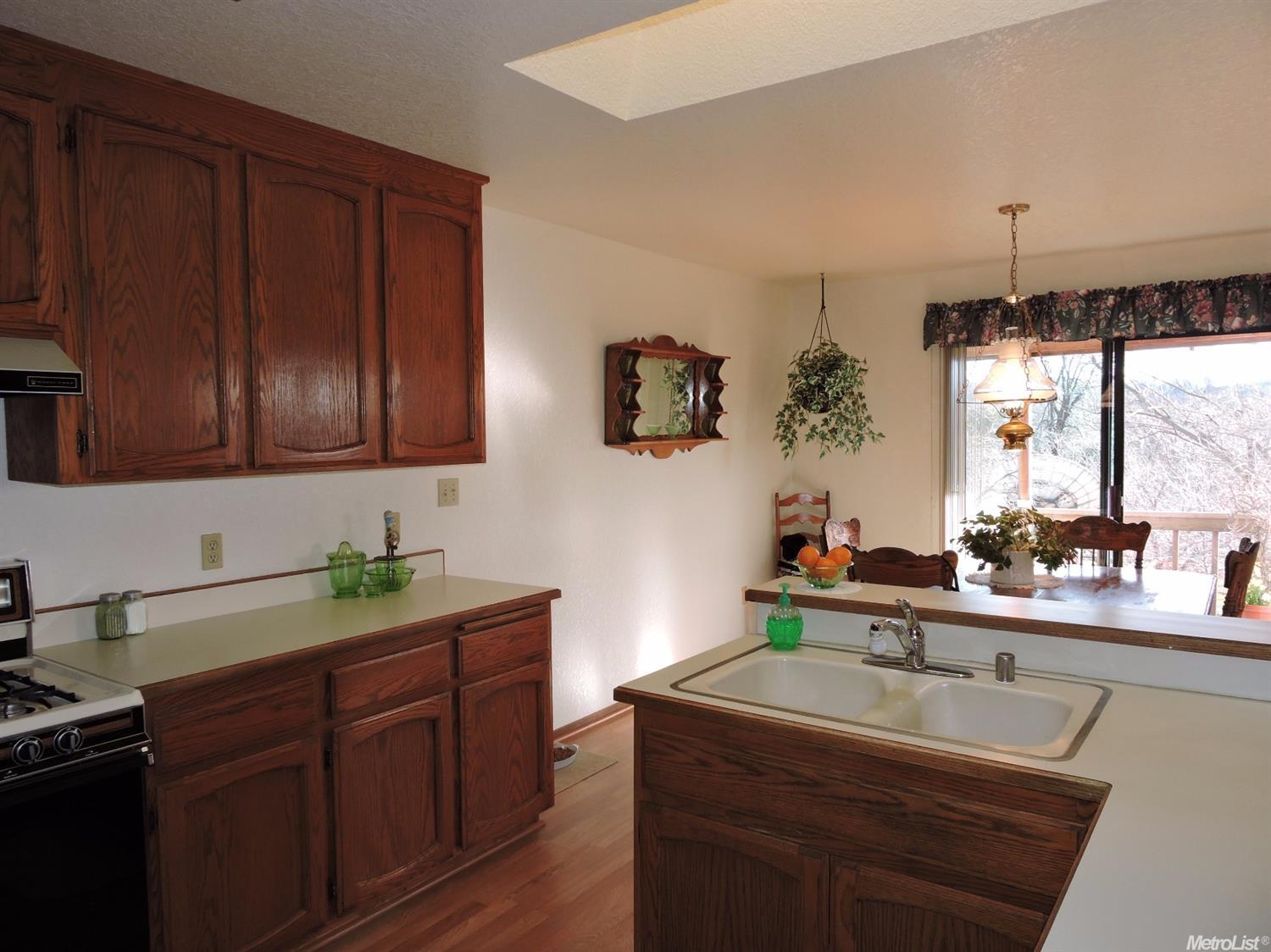 8522 Memory Ln, Auburn, CA 95603 photo 11