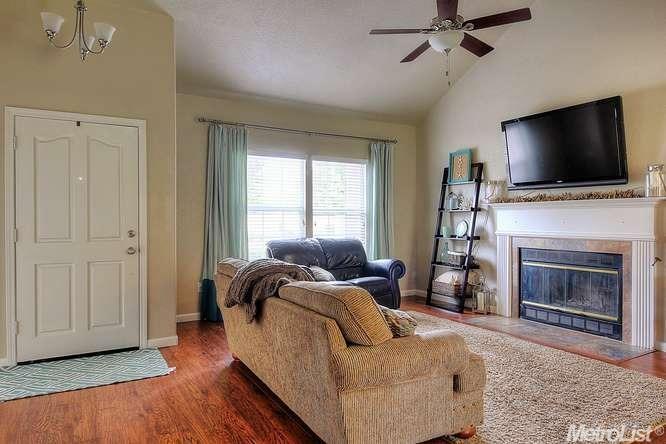 838 S Tornell Dr, Ripon, CA 95366 photo 2