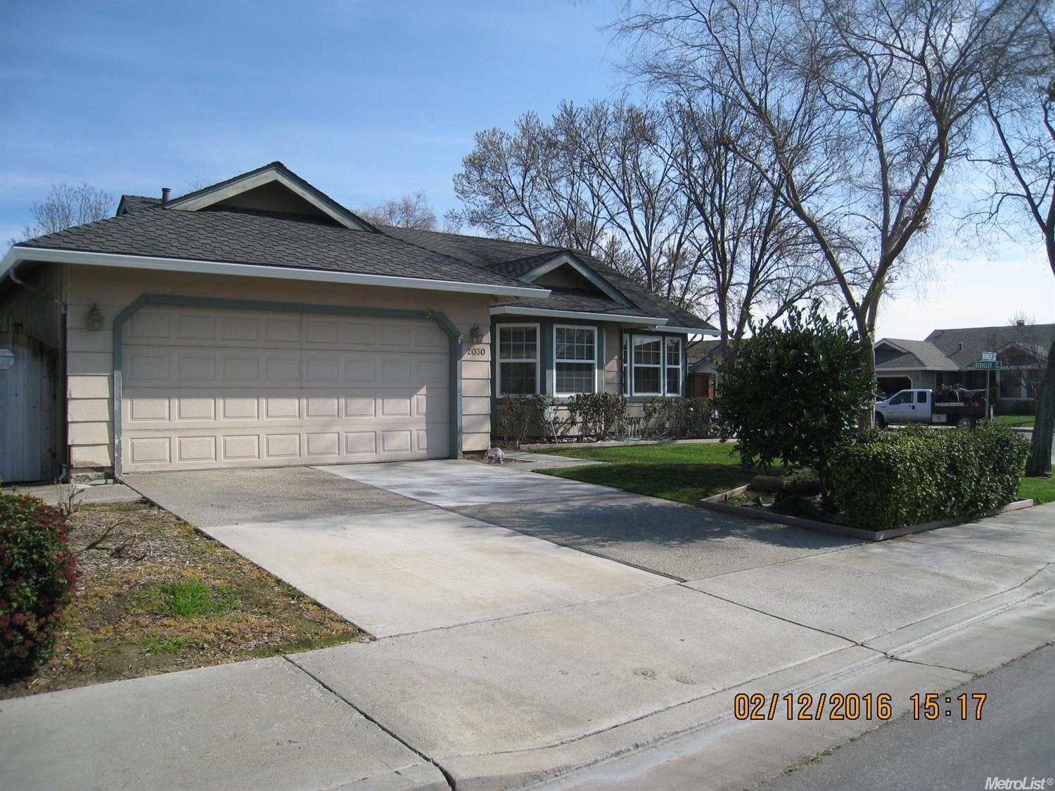 2030 Berkeley Dr, Los Banos, CA 93635 photo 2