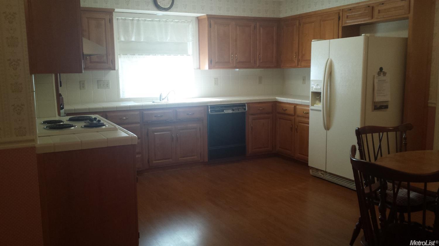 3316 Birmingham Dr, Modesto, CA 95355 photo 6
