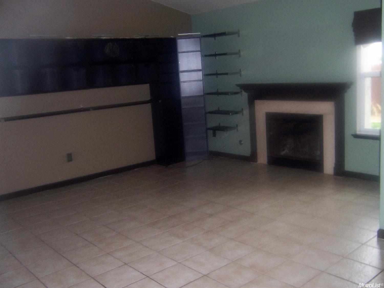 577 Sunrise Pl, Lathrop, CA 95330 photo 4