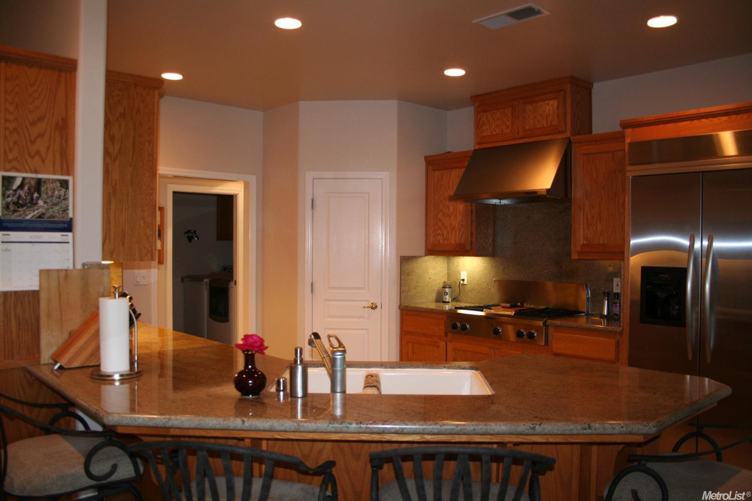 2085 Robin Hood Ln, Merced, CA 95340 photo 2