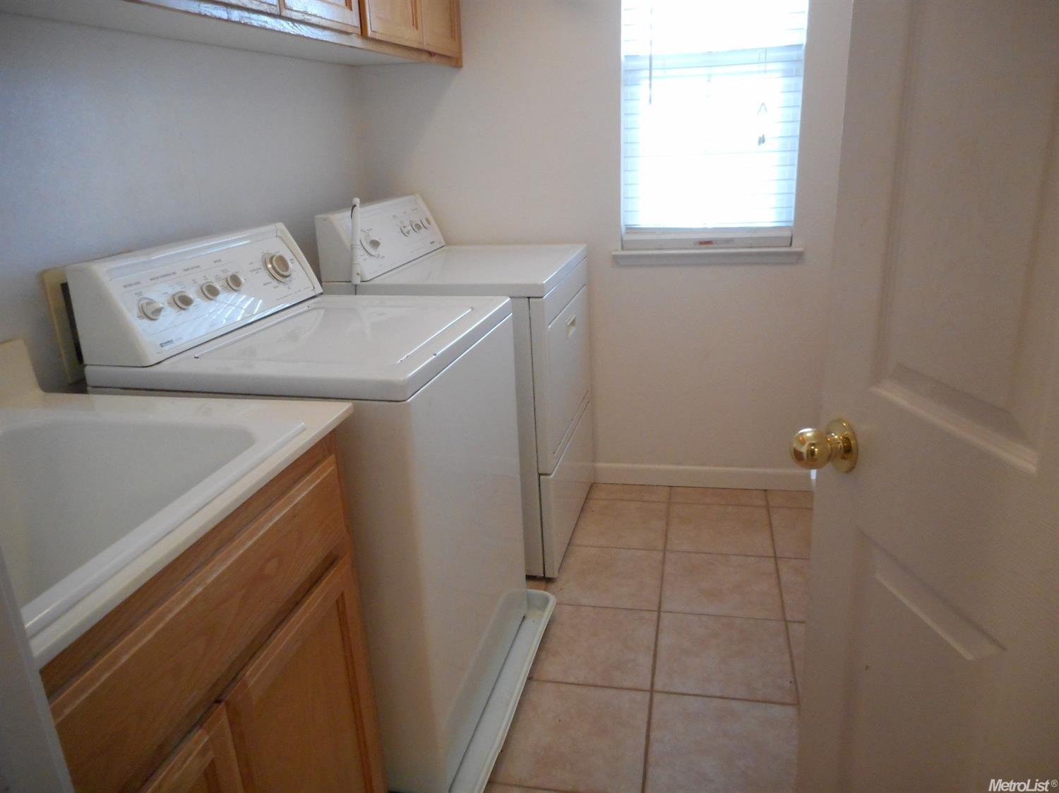2284 Clemente Ln, Tracy, CA 95377 photo 12
