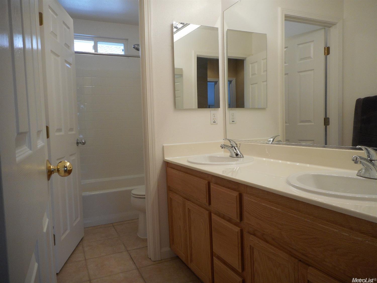2284 Clemente Ln, Tracy, CA 95377 photo 13