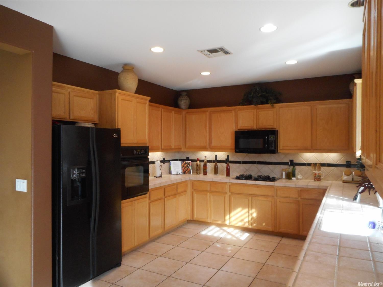 2284 Clemente Ln, Tracy, CA 95377 photo 4