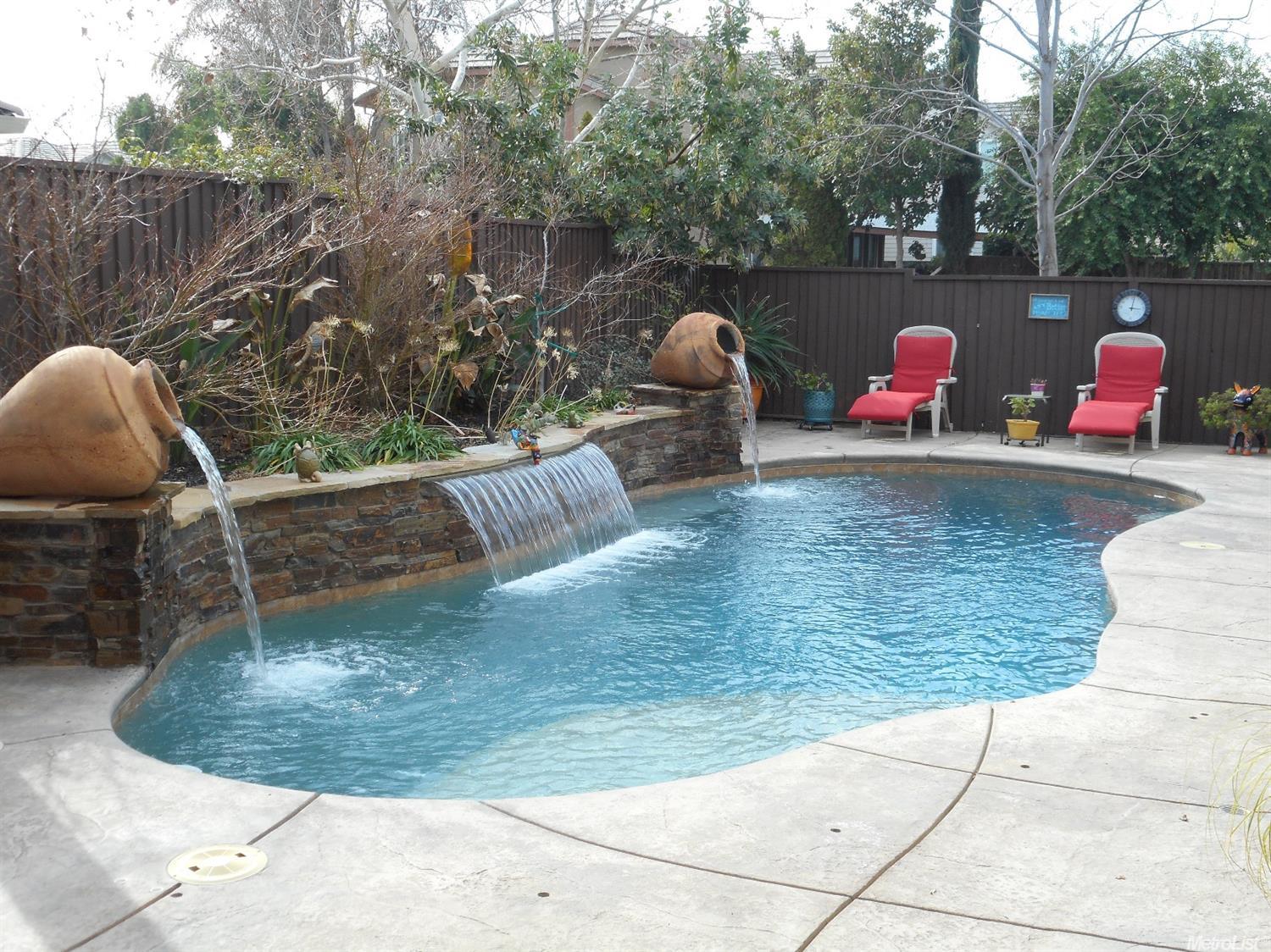 2284 Clemente Ln, Tracy, CA 95377 photo 2