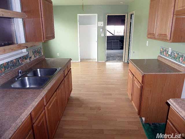 1012 Raube Ct, Modesto, CA 95351 photo 2