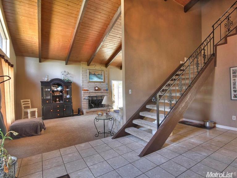 2820 Scenic Dr, Modesto, CA 95355 photo 2