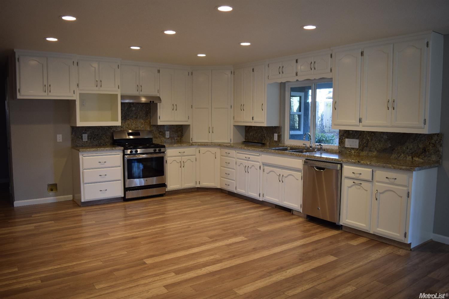 1032 Jordanolo Dr, Ripon, CA 95366 photo 5