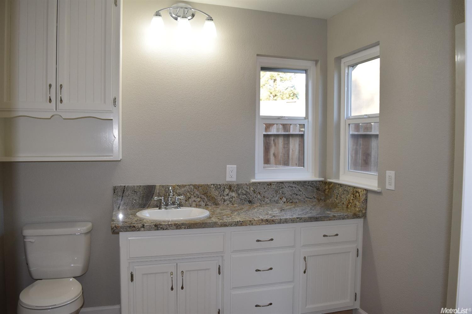 1032 Jordanolo Dr, Ripon, CA 95366 photo 8