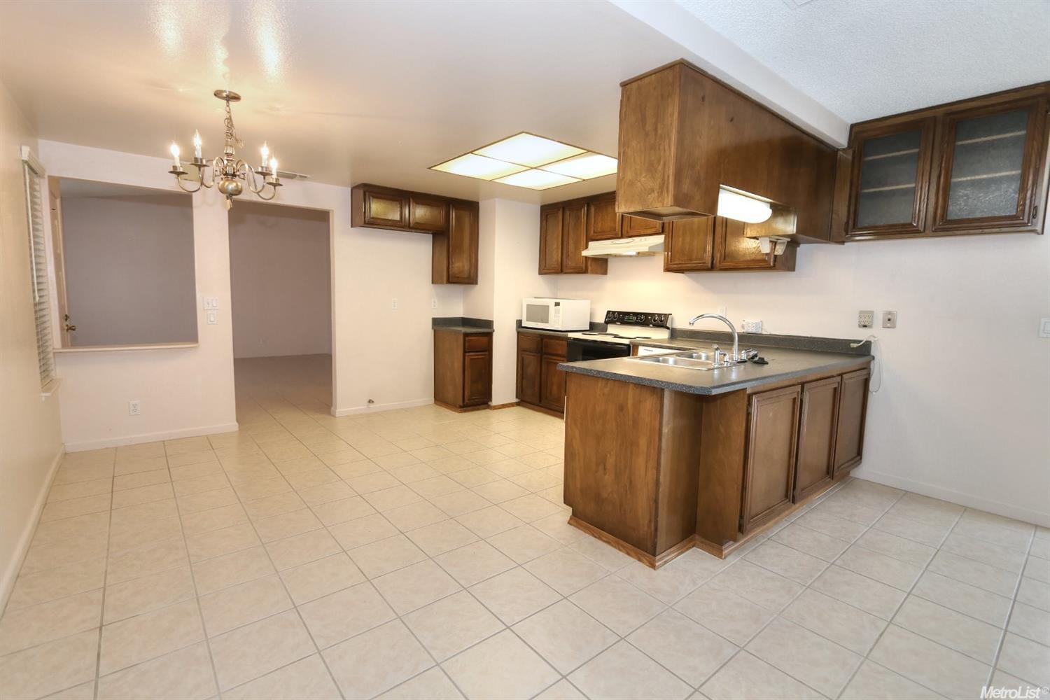 8417 Pyracantha Ct, Orangevale, CA 95662 photo 10