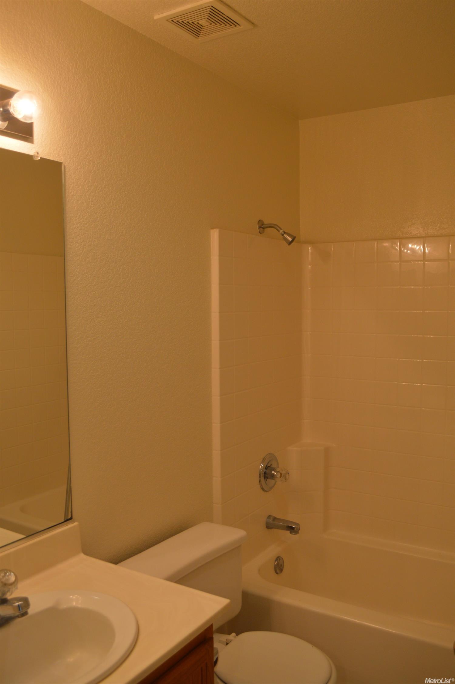 4252 Castleton Cir, Mather, CA 95655 photo 12