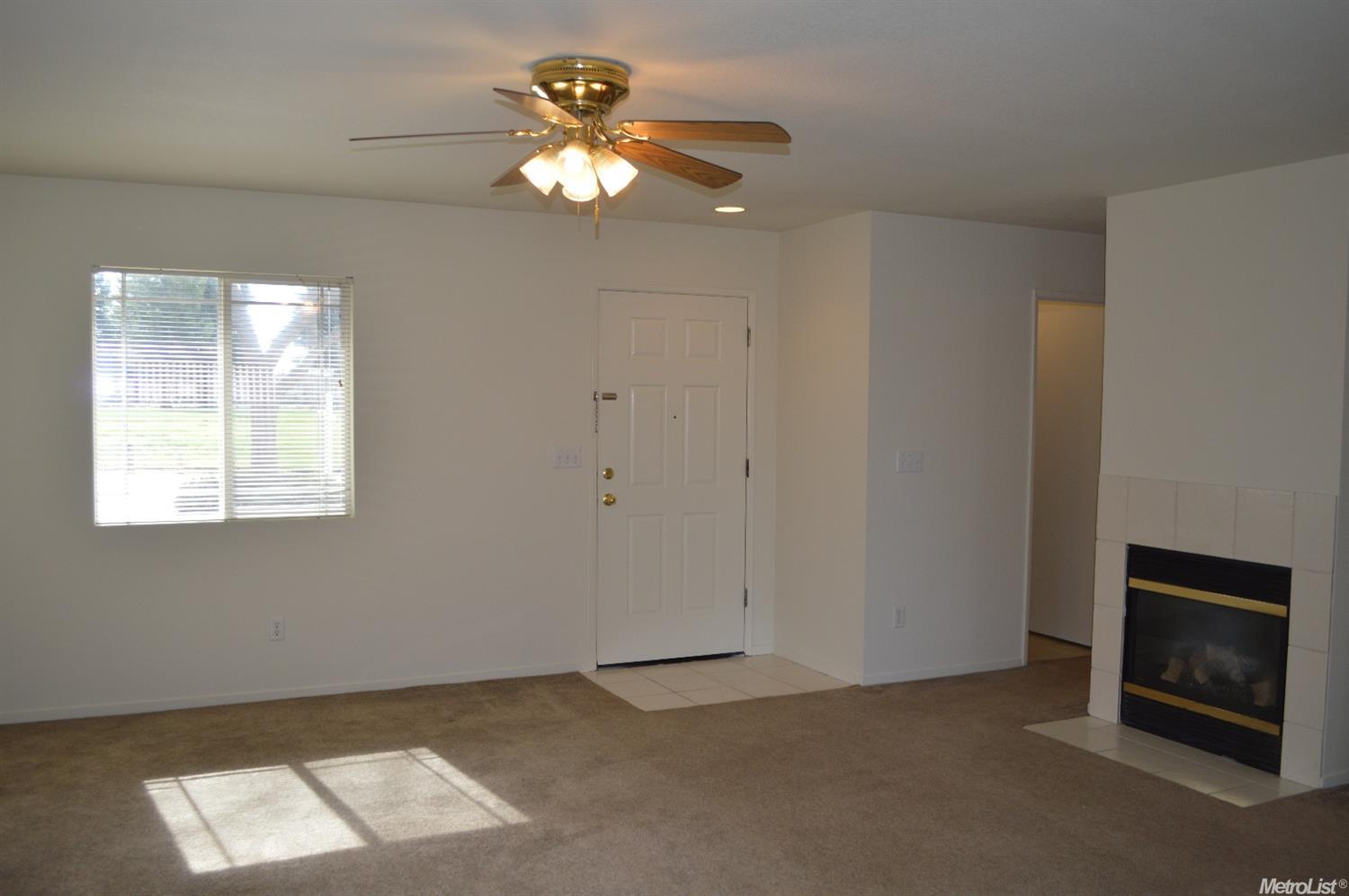 4252 Castleton Cir, Mather, CA 95655 photo 2