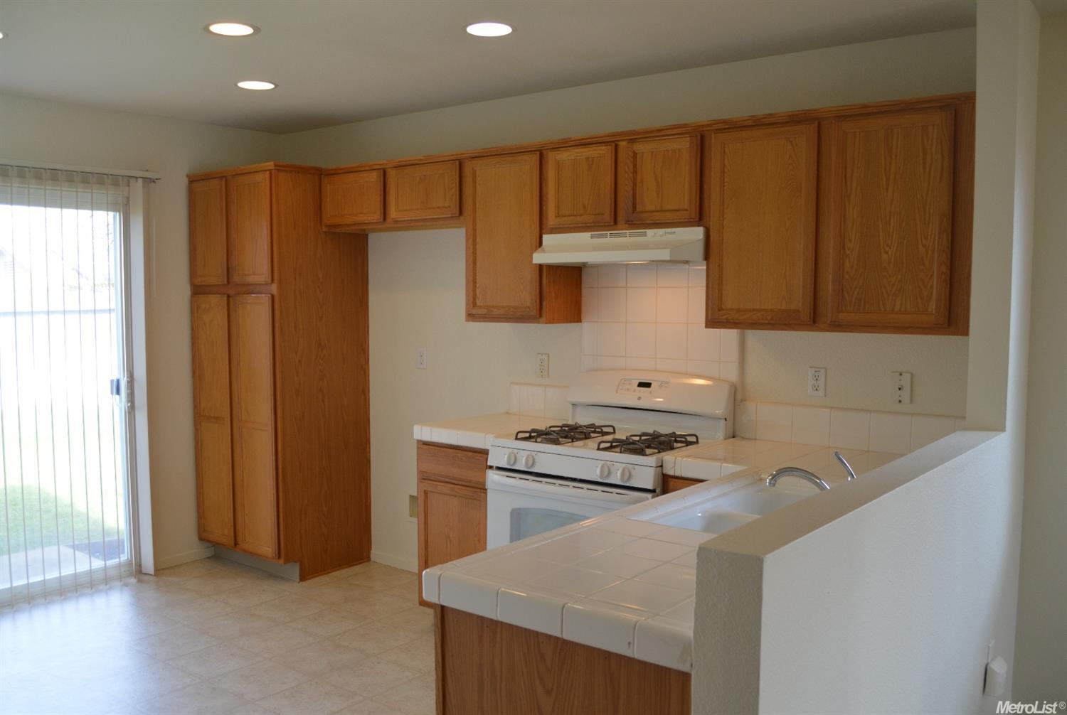 4252 Castleton Cir, Mather, CA 95655 photo 5