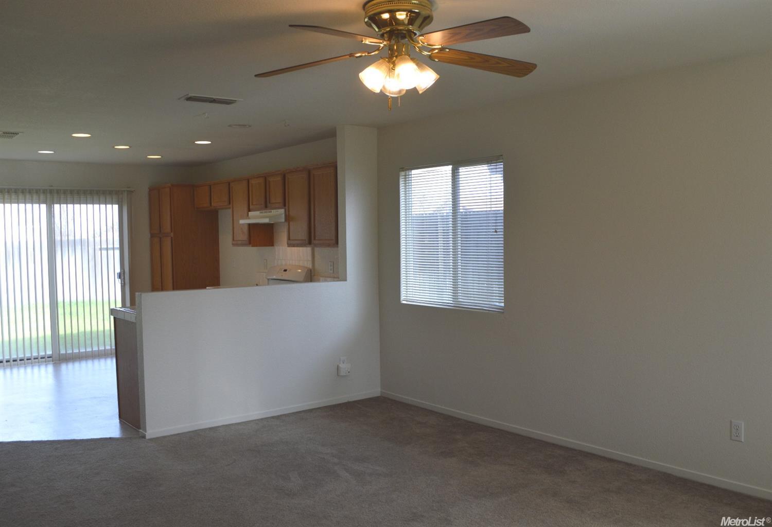 4252 Castleton Cir, Mather, CA 95655 photo 4