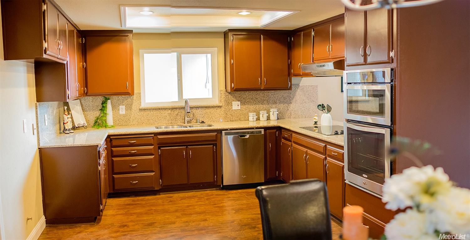 1009 Ebbetts Ave, Manteca, CA 95337 photo 2