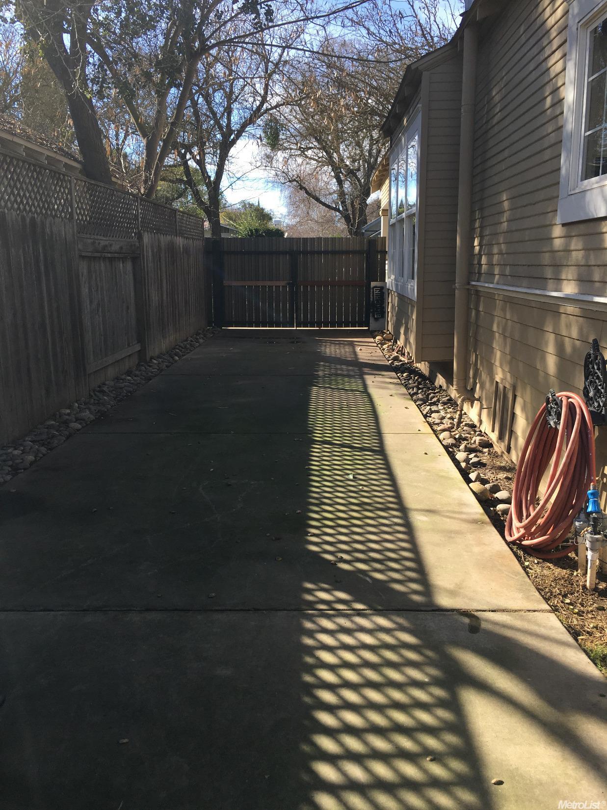210 Hackberry Ave, Modesto, CA 95354 photo 18