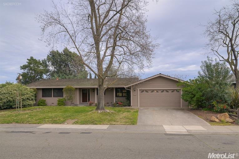 3984 Rochdale Dr, Carmichael, CA 95608 photo 1