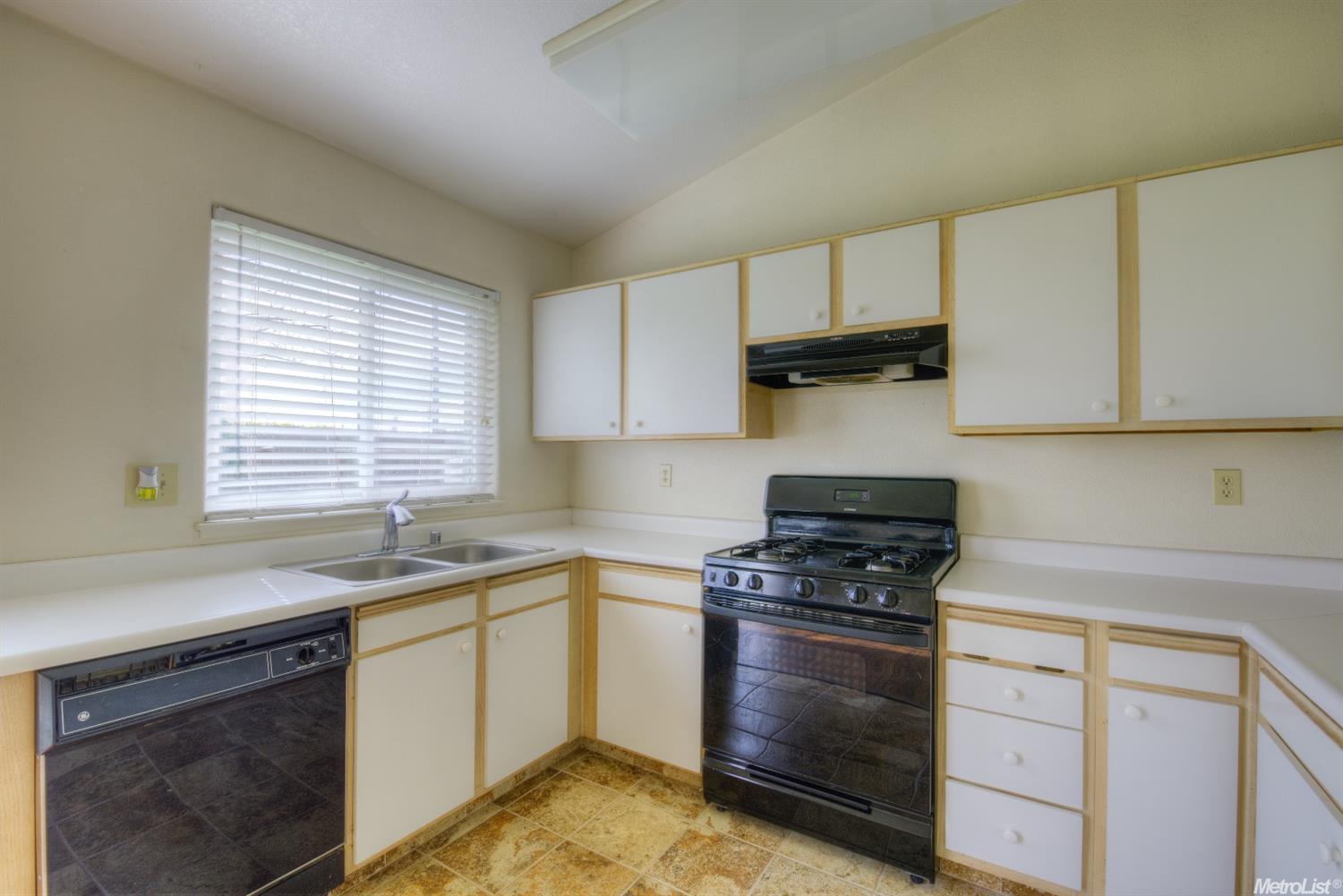 1312 Cribari Dr, Modesto, CA 95358 photo 8