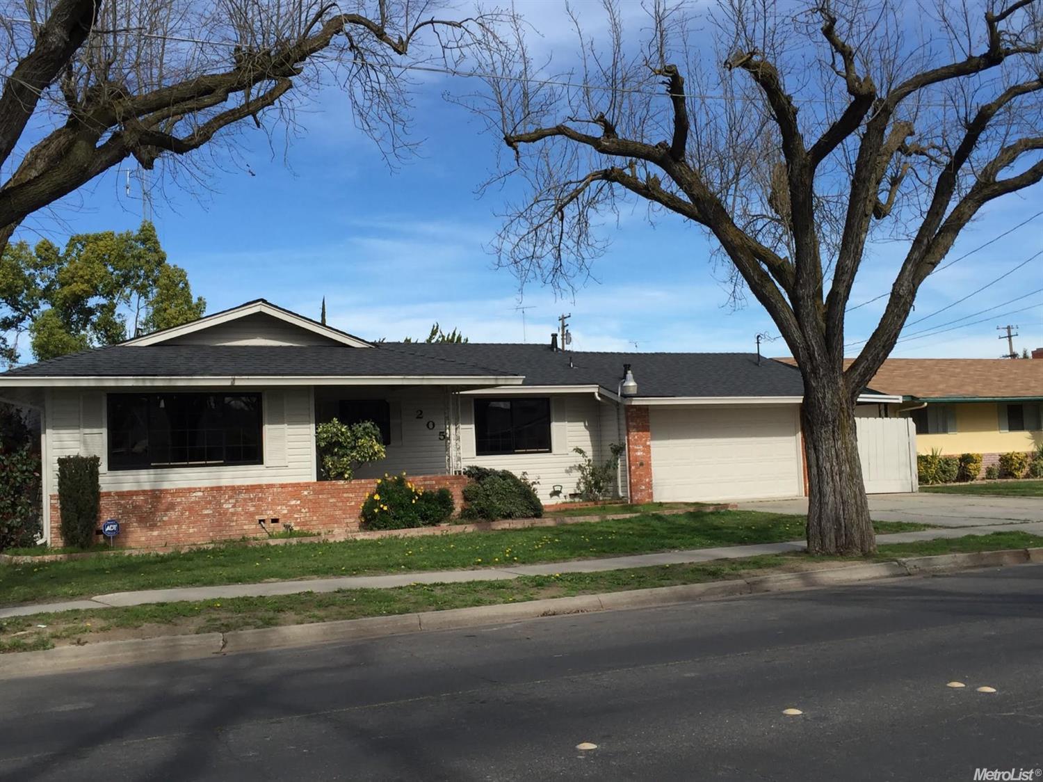 205 Tokay Ave, Modesto, CA 95350 photo 1