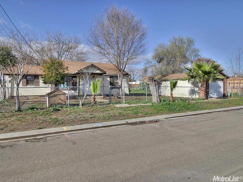 8521 Stakes St, Patterson, CA 95363 photo 3
