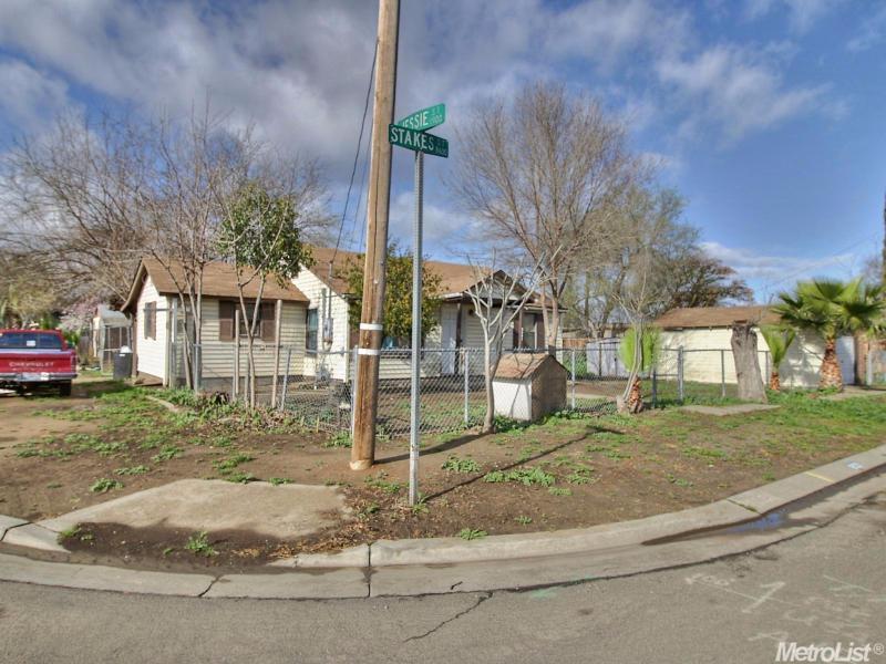 8521 Stakes St, Patterson, CA 95363 photo 8