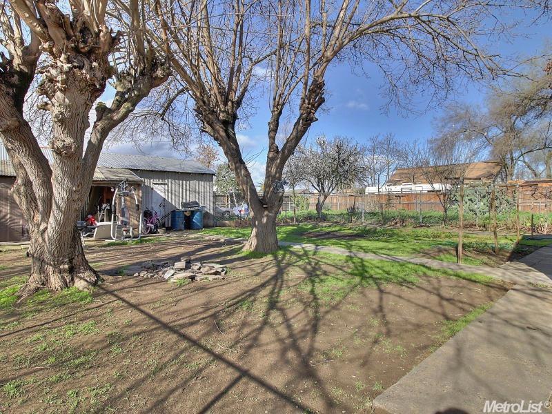 8521 Stakes St, Patterson, CA 95363 photo 4