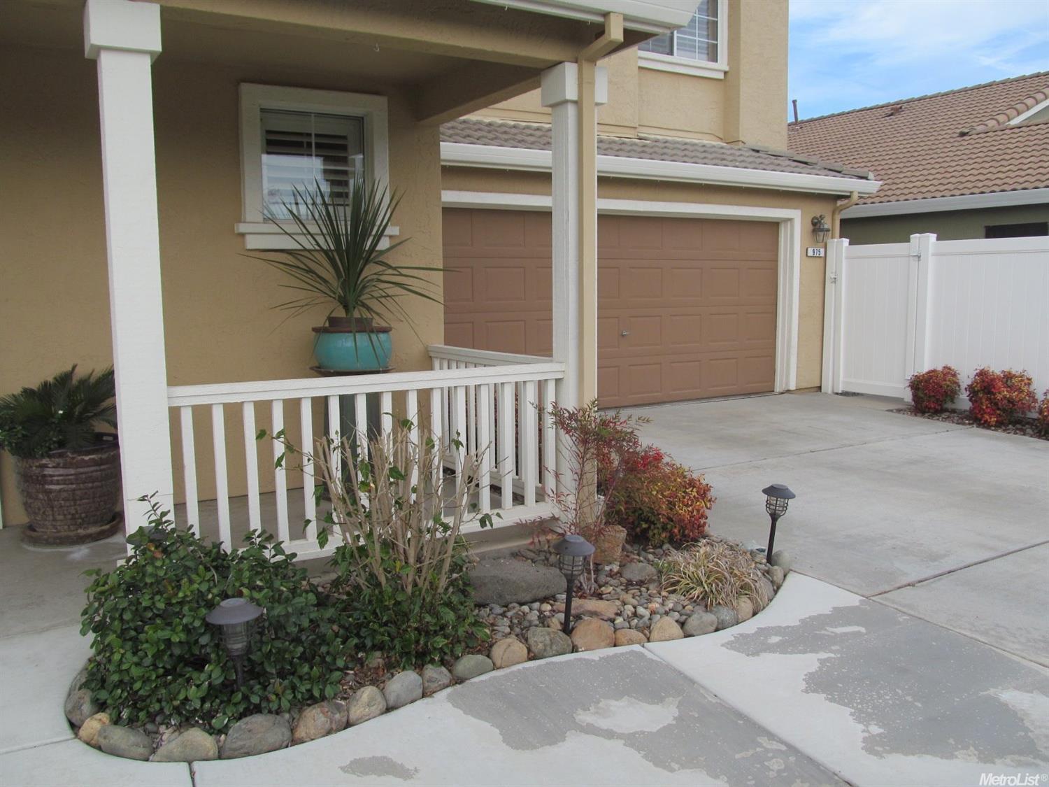 975 W Springer Dr, Turlock, CA 95382 photo 4