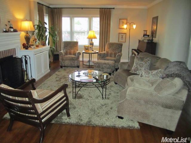 810 W Walnut St, Lodi, CA 95240 photo 2