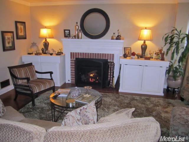 810 W Walnut St, Lodi, CA 95240 photo 3